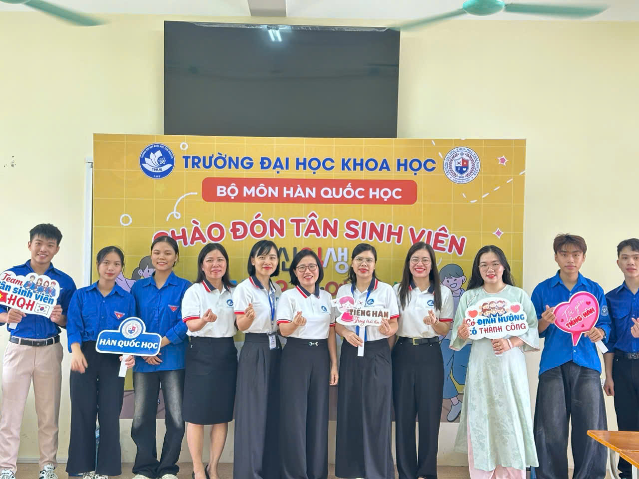 Chào mừng tân sinh viên K23 Bộ môn Hàn Quốc học – TNUS với khởi đầu mới đầy sôi nổi.